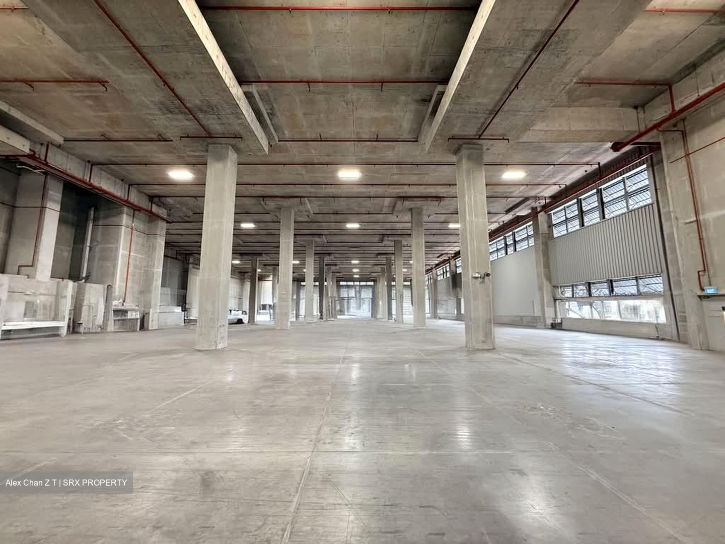Jurong East MRT (D22), Warehouse #578705201